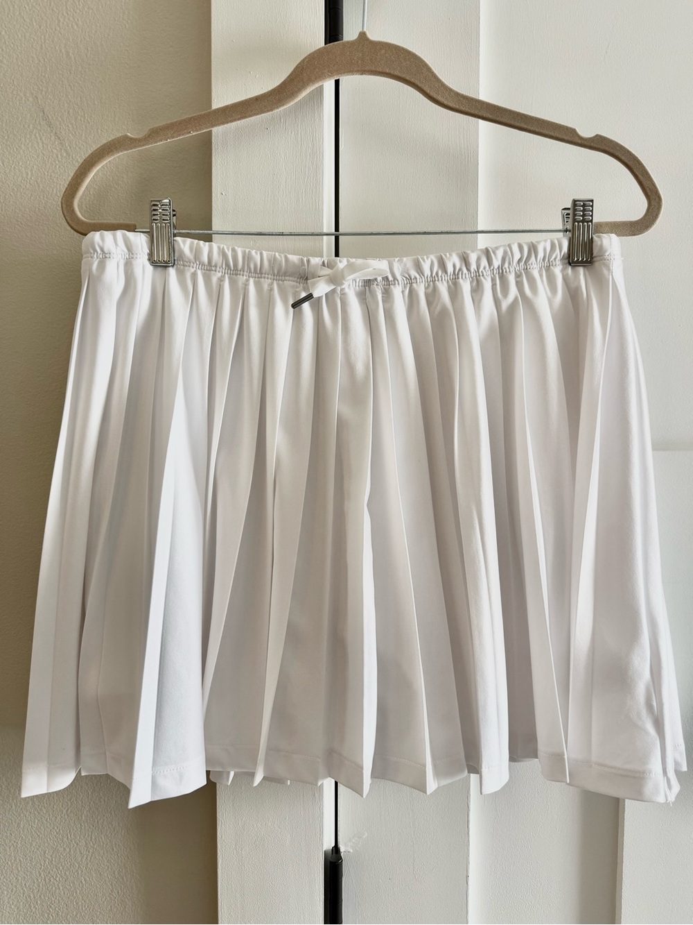 Vuori Pleated Clementine Skort Skirt w/ Liner White Tennis Prep L